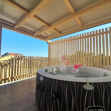 아파트 Tiny House Lily With Jacuzzi