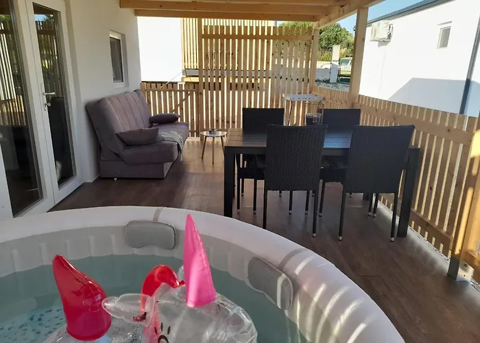 Tiny House Lily With Jacuzzi Apartmán