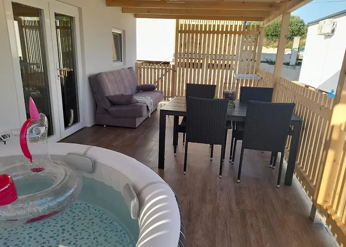 Tiny House Lily With Jacuzzi Sveti Filip i Jakov