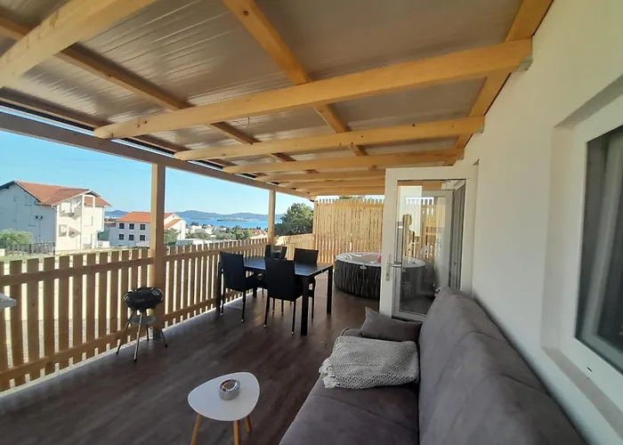 Apartmán Tiny House Lily With Jacuzzi Sveti Filip i Jakov