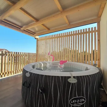 Apartamento Tiny House Lily With Jacuzzi