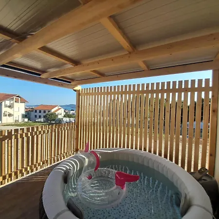 Tiny House Lily With Jacuzzi Lejlighed Sveti Filip i Jakov