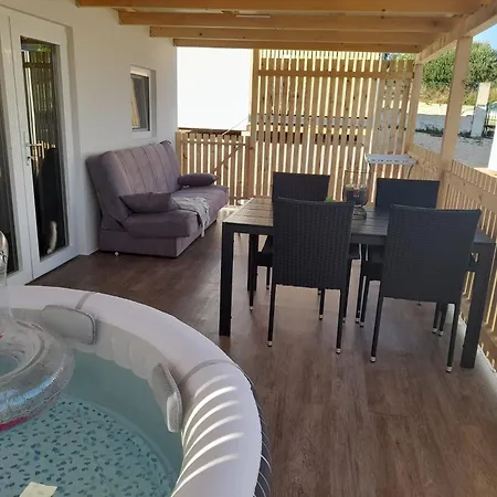 Tiny House Lily With Jacuzzi Sveti Filip i Jakov