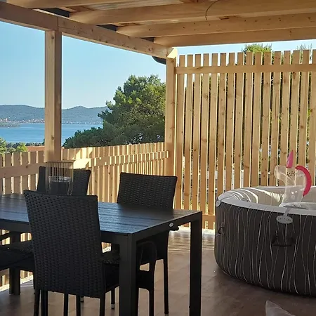 Tiny House Lily With Jacuzzi