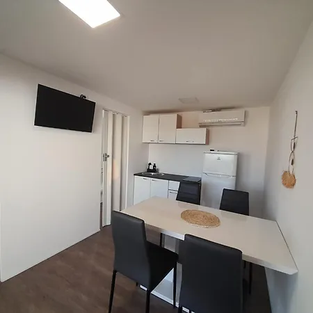 Tiny House Lily With Jacuzzi * Sveti Filip i Jakov