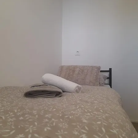Tiny House Lily With Jacuzzi Apartman *