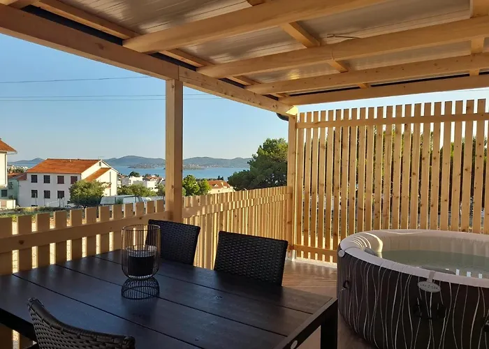 Tiny House Lily With Jacuzzi Apartament Sveti Filip i Jakov