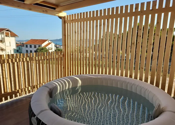 Apartament Tiny House Lily With Jacuzzi Sveti Filip i Jakov
