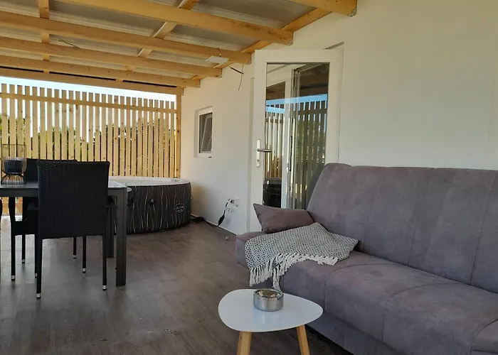 Tiny House Lily With Jacuzzi Apartament Sveti Filip i Jakov
